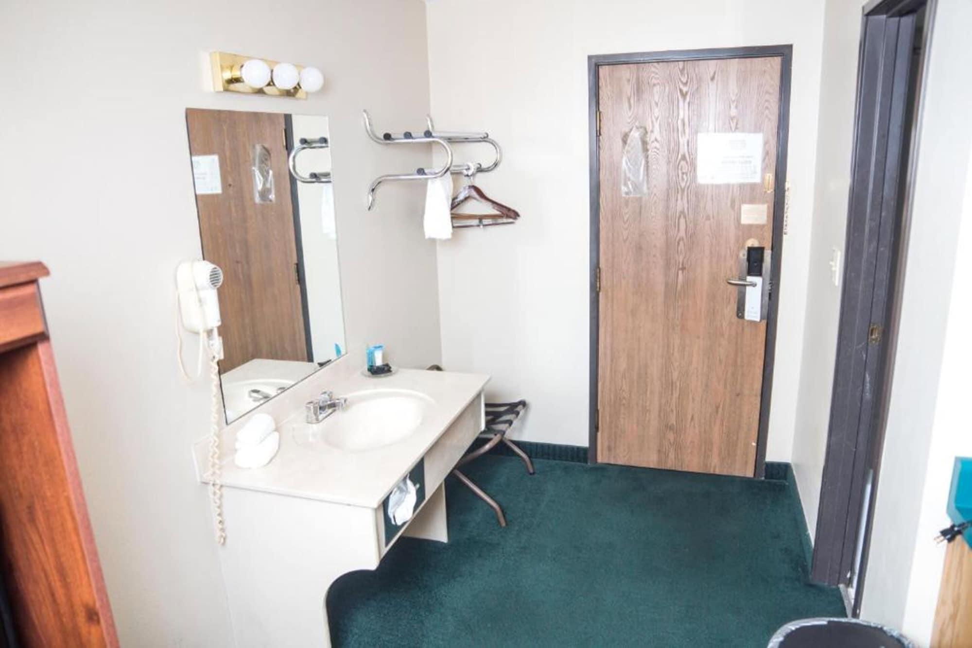 Americas Best Value Inn St. Louis / South Mehlville Exterior photo